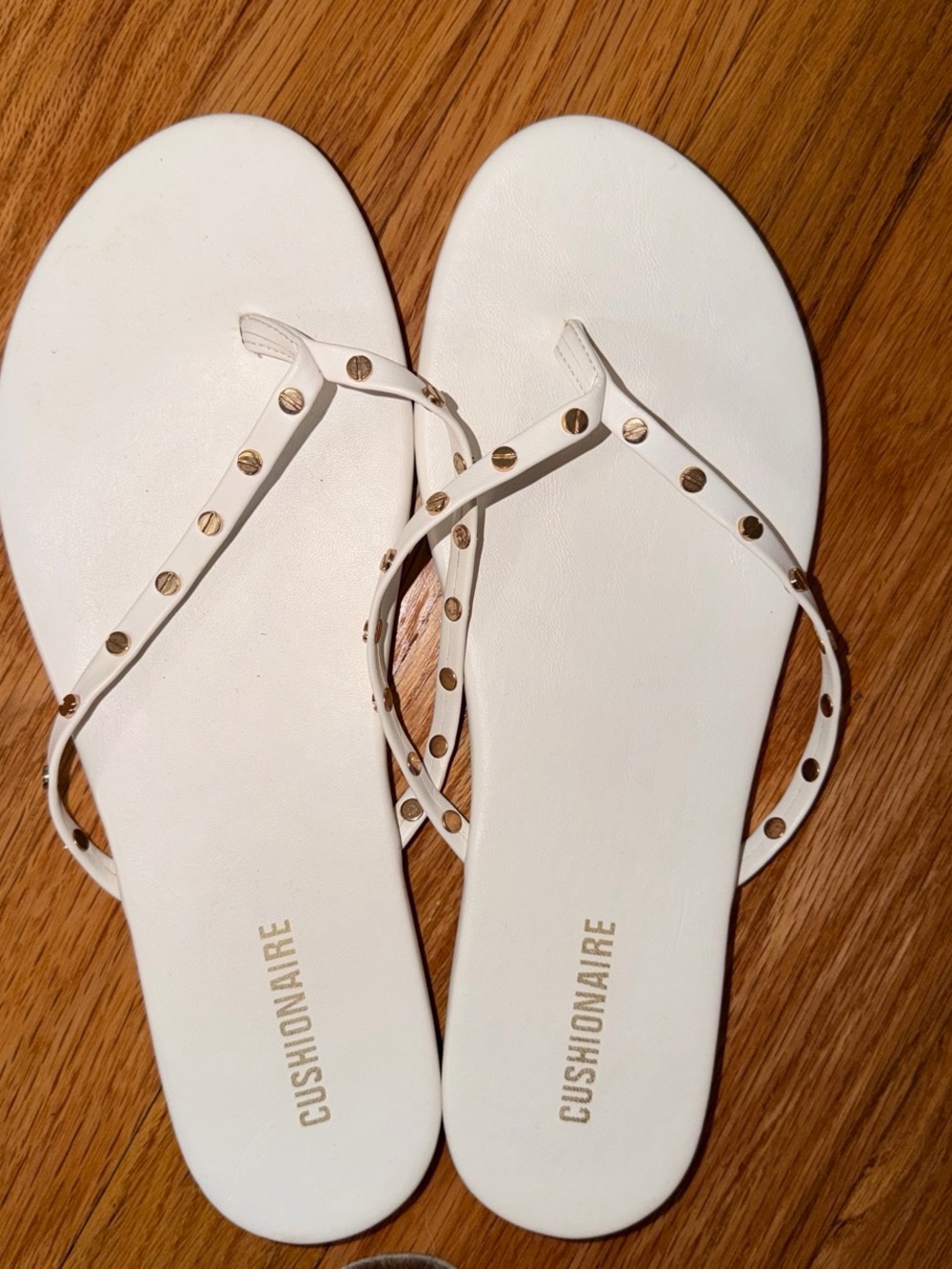 Cushionaire Women’s White leather  Studded Sandals